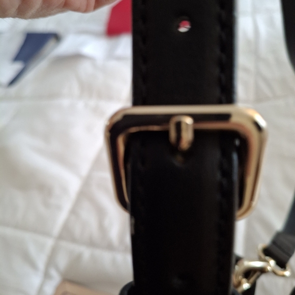 Kate Spade Magnolia Park large satchel. Preowned in excellent condtion. - Picture 11 of 12